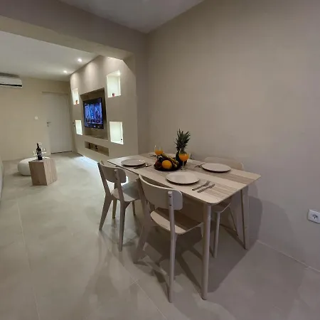 Апартаменты Cozy Matijas With Private Parking And Terrace Сплит