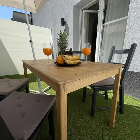 Апартаменты Cozy Matijas With Private Parking And Terrace Сплит